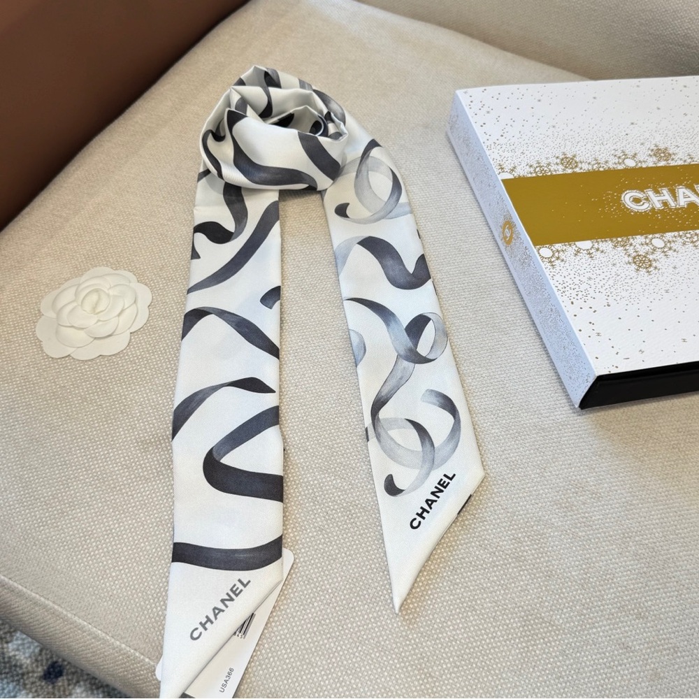 Chanel Flowing Ribbon Hairpin - Picture 2 of 6